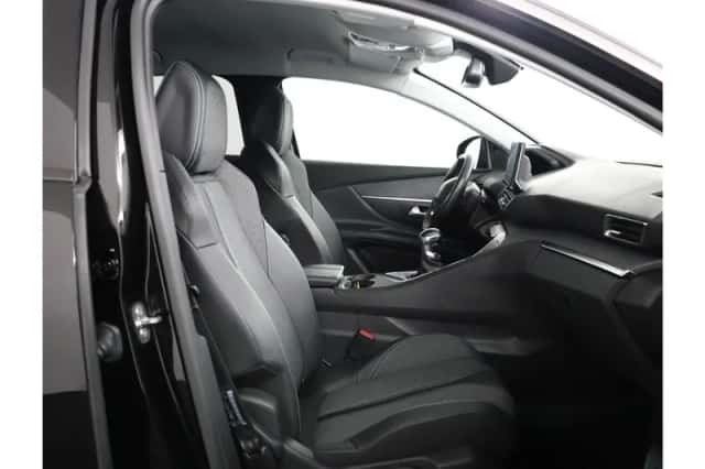 Peugeot 3008 (2021) thumbnail 17