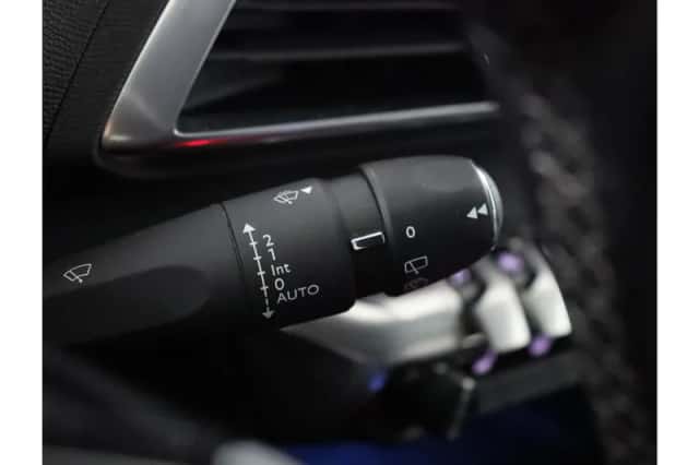 Peugeot 3008 (2021) thumbnail 25
