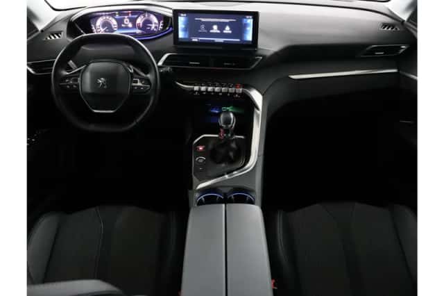 Peugeot 3008 (2021) thumbnail 4