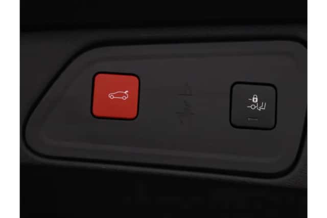 Peugeot 3008 (2021) thumbnail 37