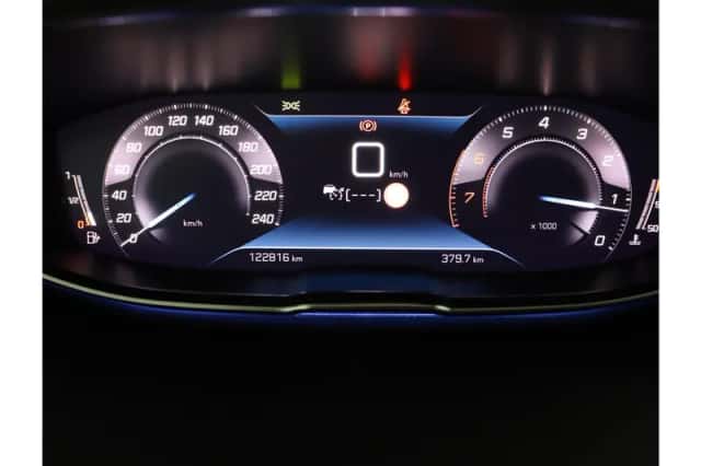 Peugeot 3008 (2021) thumbnail 42