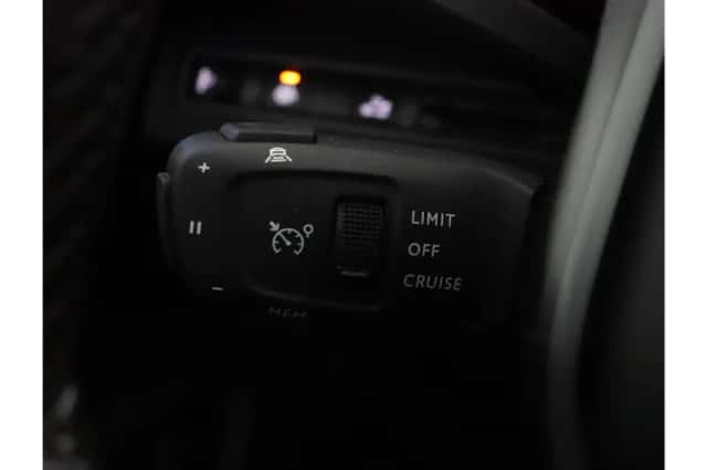 Peugeot 3008 (2021) thumbnail 43