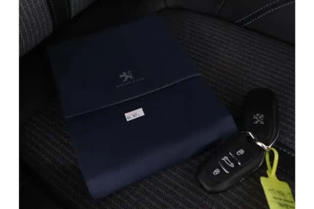 Peugeot 3008 (2021) thumbnail 10