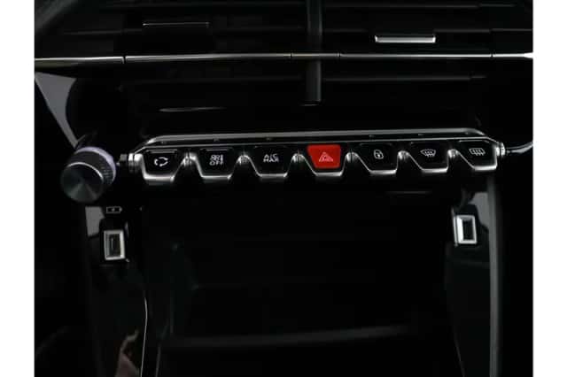 Peugeot 208 (2021) thumbnail 42