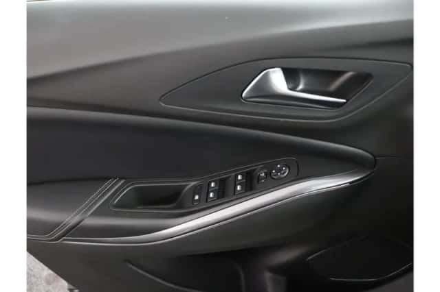 Opel Grandland X (2019) thumbnail 21