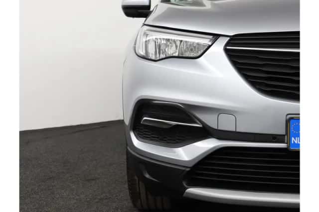 Opel Grandland X (2019) thumbnail 36