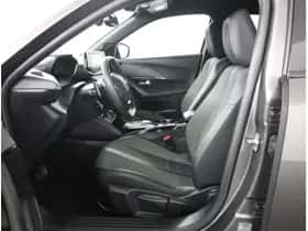 Peugeot 2008 (2023) thumbnail 5