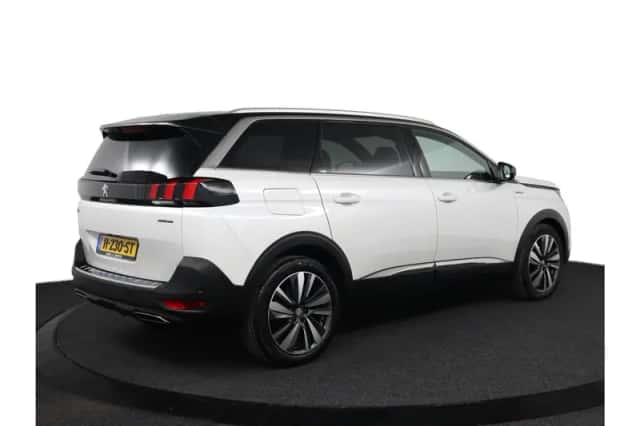 Peugeot 5008 (2020) thumbnail 2
