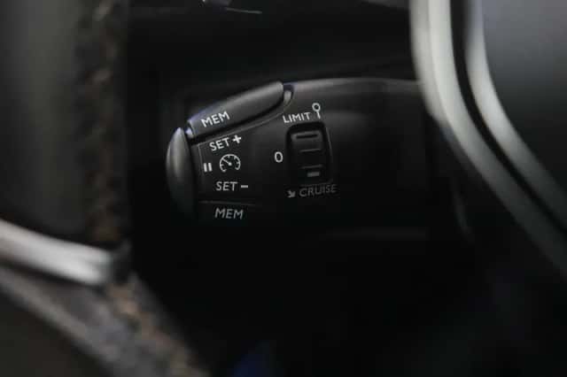 Peugeot 5008 (2020) thumbnail 43