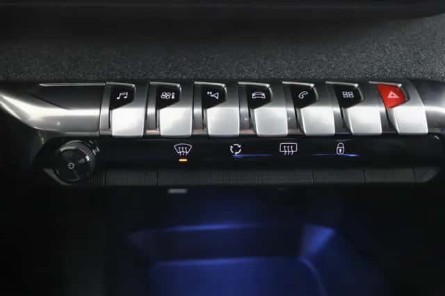 Peugeot 5008 (2020) thumbnail 6