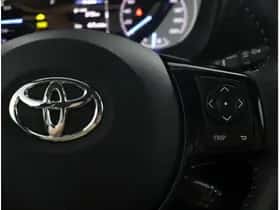 Toyota Yaris (2018) thumbnail 18