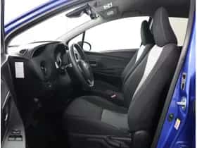 Toyota Yaris (2018) thumbnail 5