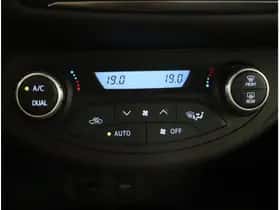 Toyota Yaris (2018) thumbnail 8