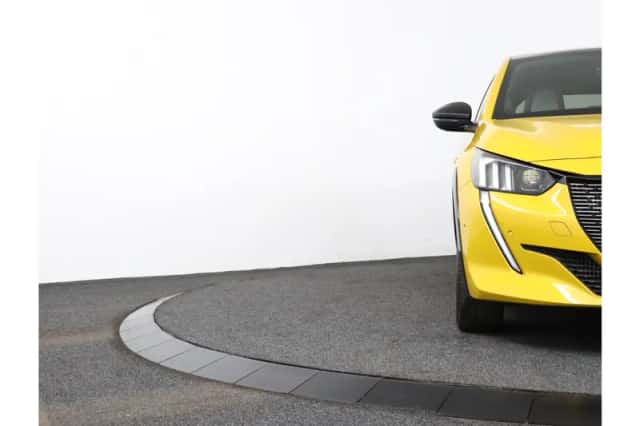 Peugeot 208 (2021) thumbnail 27