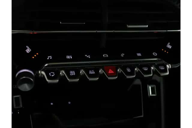Peugeot 208 (2021) thumbnail 46
