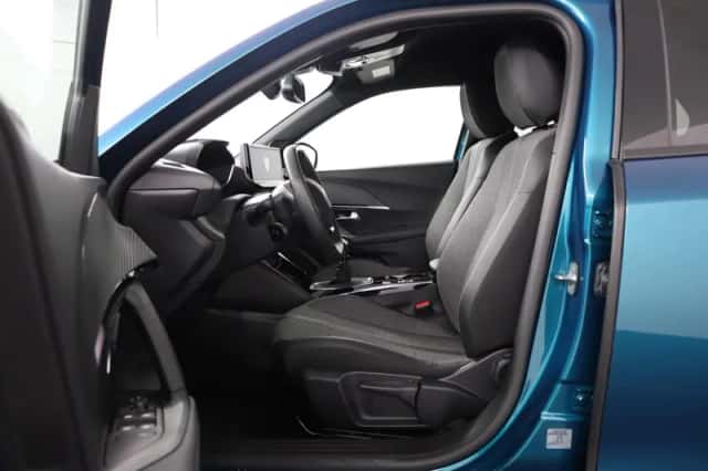 Peugeot 2008 (2025) thumbnail 4