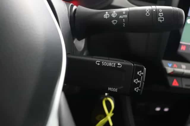 Renault Captur (2025) thumbnail 37
