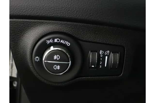 Jeep Compass (2021) thumbnail 24