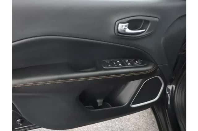 Jeep Compass (2021) thumbnail 37
