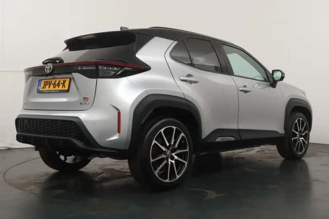 Toyota Yaris Cross (2024) thumbnail 2