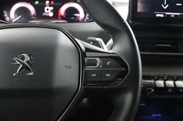 Peugeot 3008 (2021) thumbnail 18