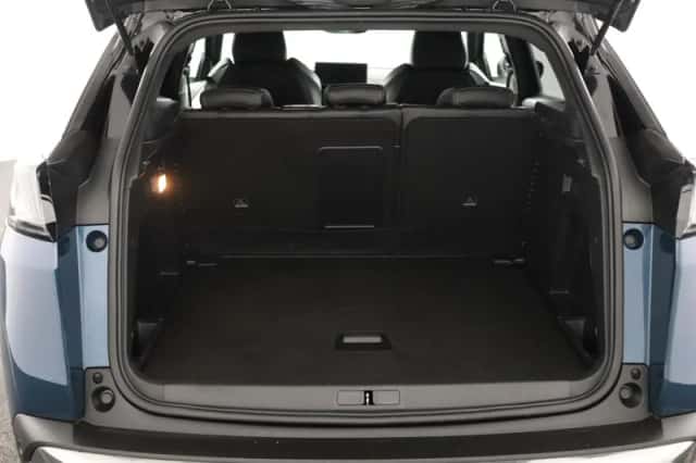 Peugeot 3008 (2021) thumbnail 21