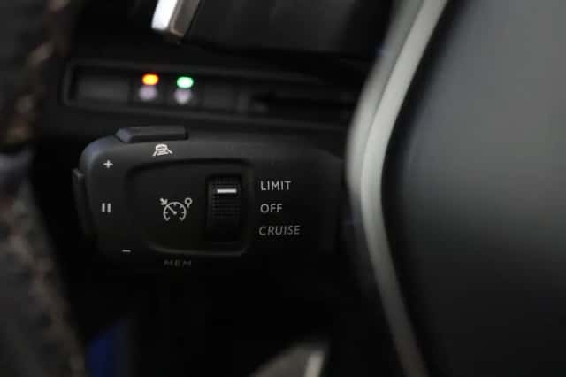 Peugeot 3008 (2021) thumbnail 40