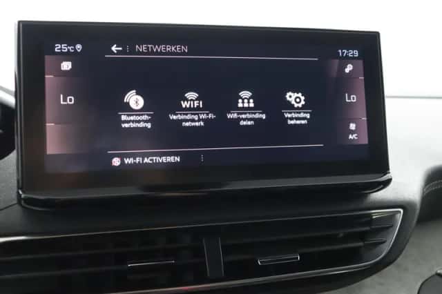Peugeot 3008 (2021) thumbnail 43