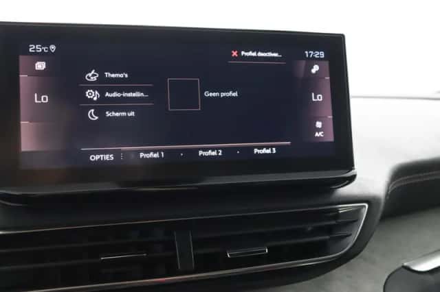 Peugeot 3008 (2021) thumbnail 45