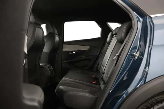 Peugeot 3008 (2021) thumbnail 6
