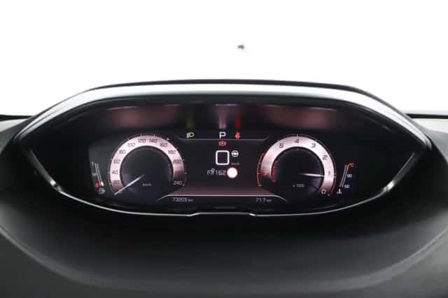 Peugeot 3008 (2021) thumbnail 7