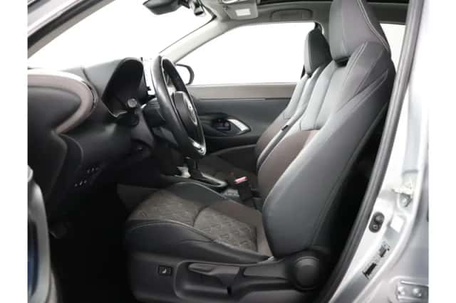Toyota Yaris Cross (2021) thumbnail 5