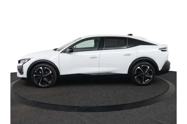 Peugeot 408 (2025) thumbnail 3