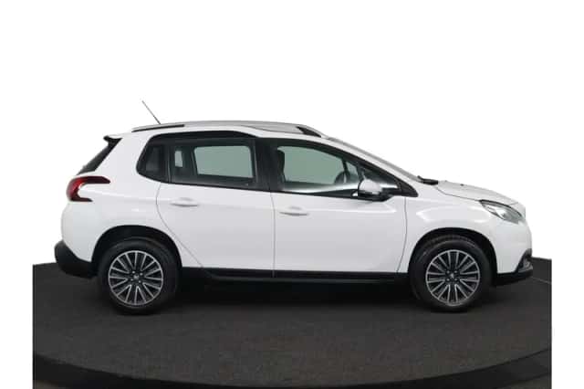 Peugeot 2008 (2018) thumbnail 13