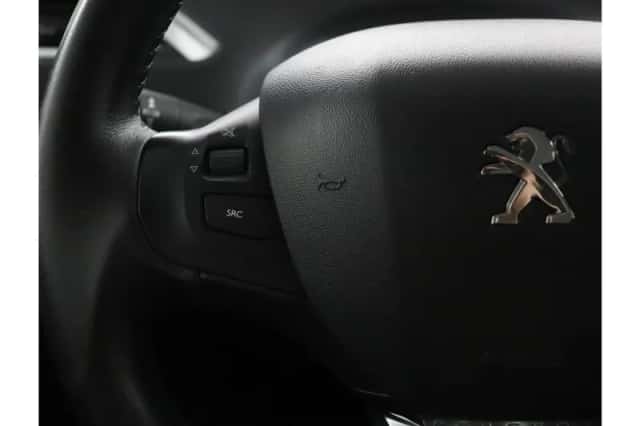 Peugeot 2008 (2018) thumbnail 16