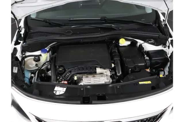 Peugeot 2008 (2018) thumbnail 28