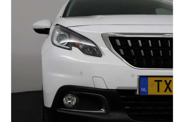 Peugeot 2008 (2018) thumbnail 29