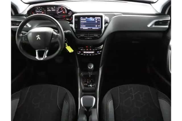 Peugeot 2008 (2018) thumbnail 4