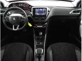 Peugeot 2008 (2018) thumbnail 4
