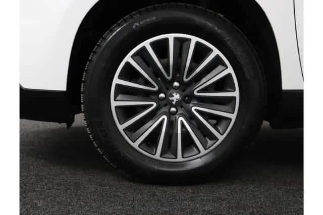 Peugeot 2008 (2018) thumbnail 31