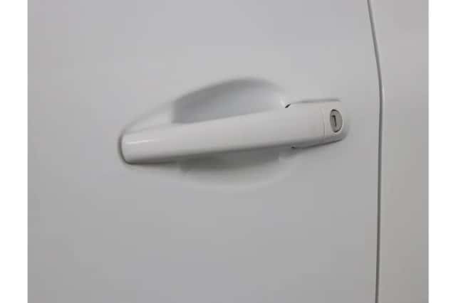 Peugeot 2008 (2018) thumbnail 32
