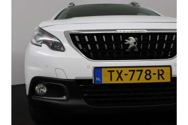 Peugeot 2008 (2018) thumbnail 33