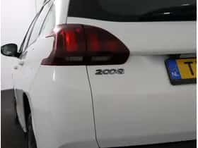 Peugeot 2008 (2018) thumbnail 36