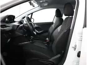 Peugeot 2008 (2018) thumbnail 5