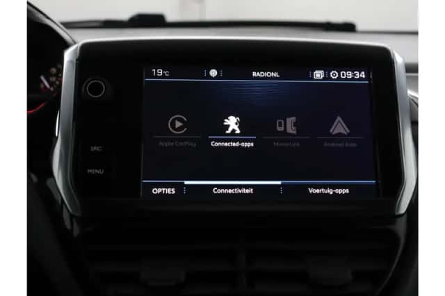 Peugeot 2008 (2018) thumbnail 44