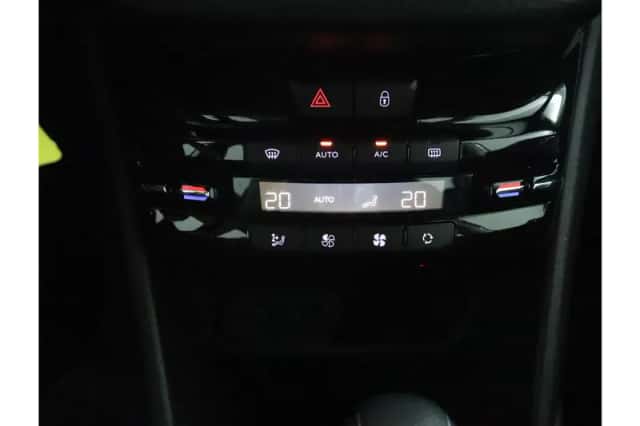 Peugeot 2008 (2018) thumbnail 8