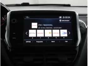 Peugeot 2008 (2018) thumbnail 9