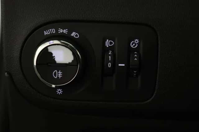 Opel Crossland X (2018) thumbnail 23