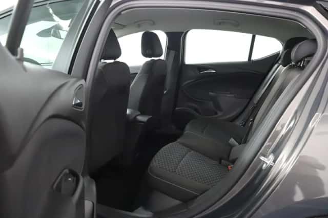 Opel Astra (2016) thumbnail 6