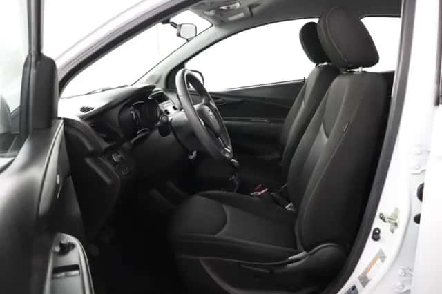 Opel Karl (2017) thumbnail 5